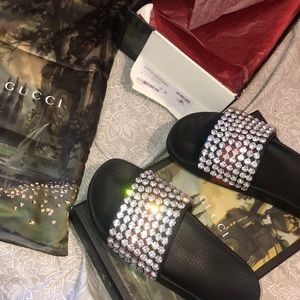 Gucci slides serial # 505330